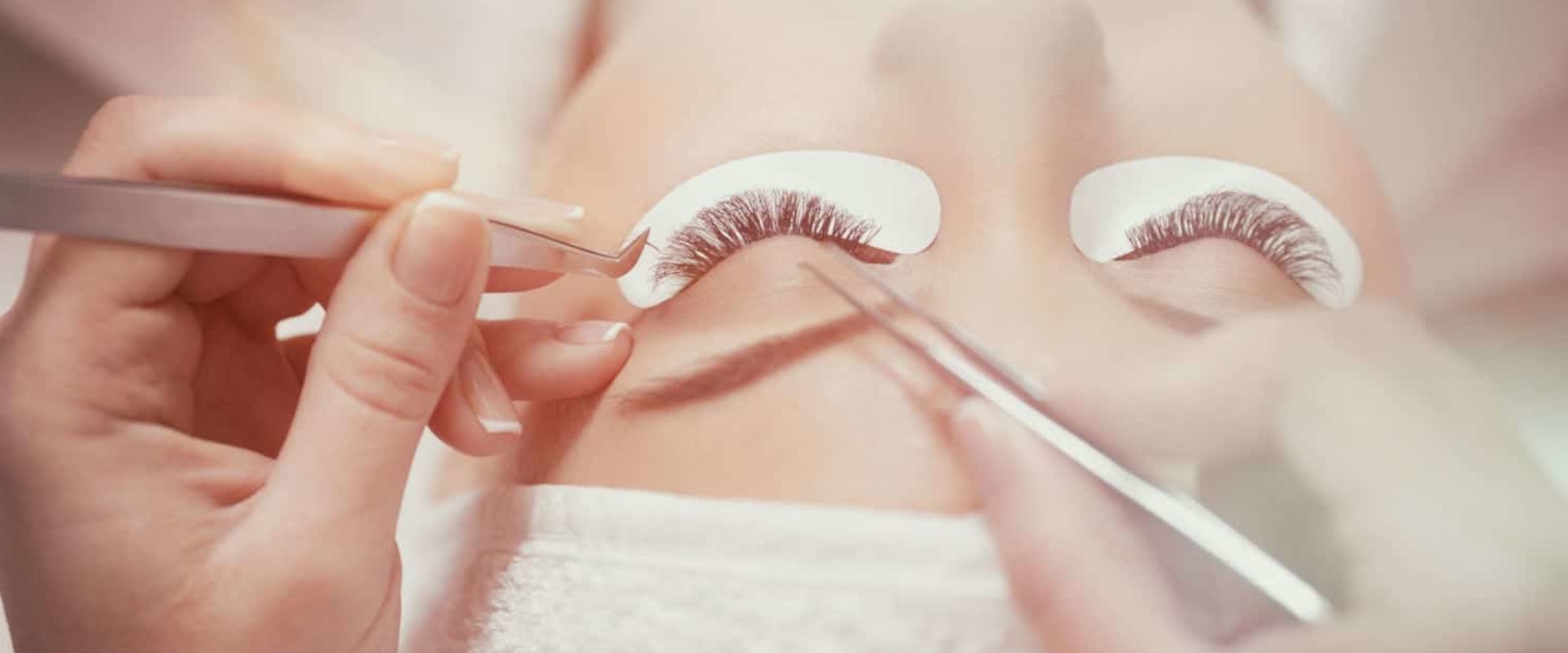 How long should you wait between lash appointments?