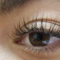What type of eyelash extensions look natural?