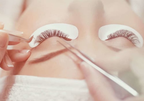 How long should you wait between lash appointments?